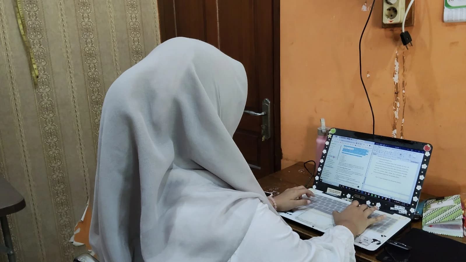 Computer Course Background