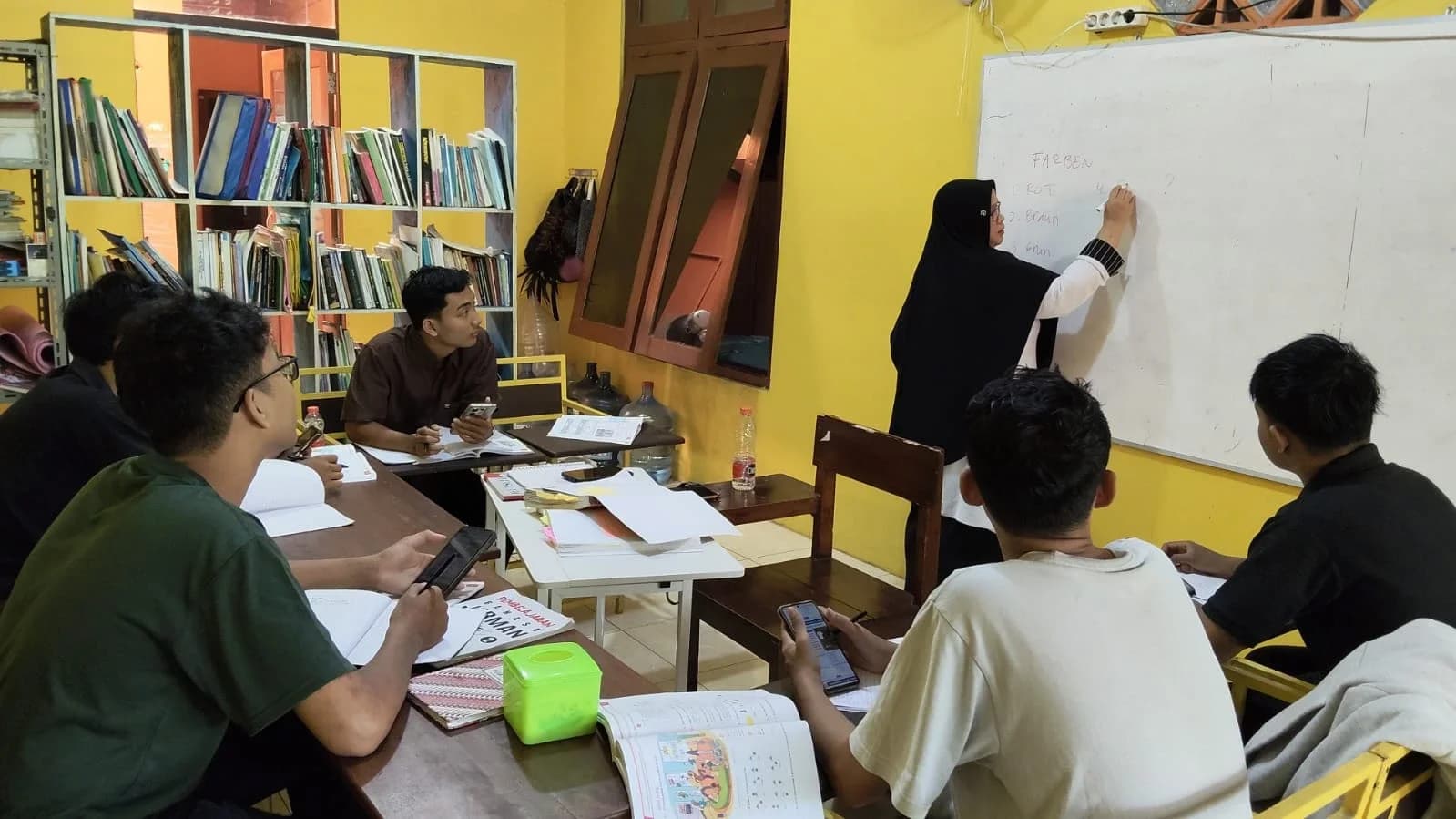 Suasana kelas belajar yang kondusif dan nyaman